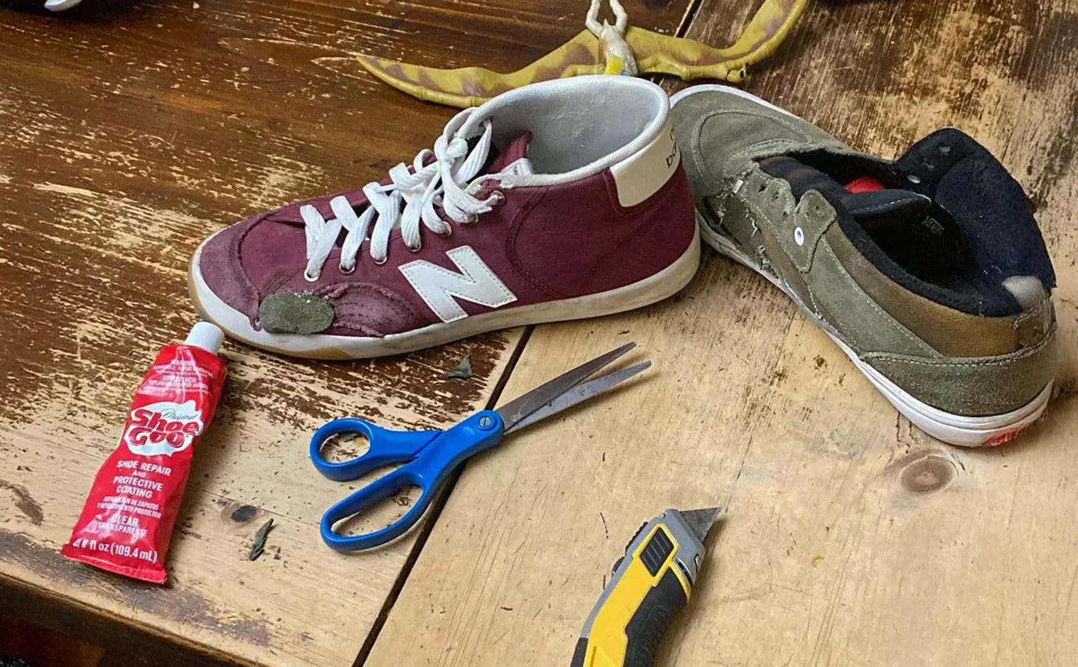E6000 vs. Shoe Goo | Which Glue is best for Shoe Repairs? (Detailed Comparision)